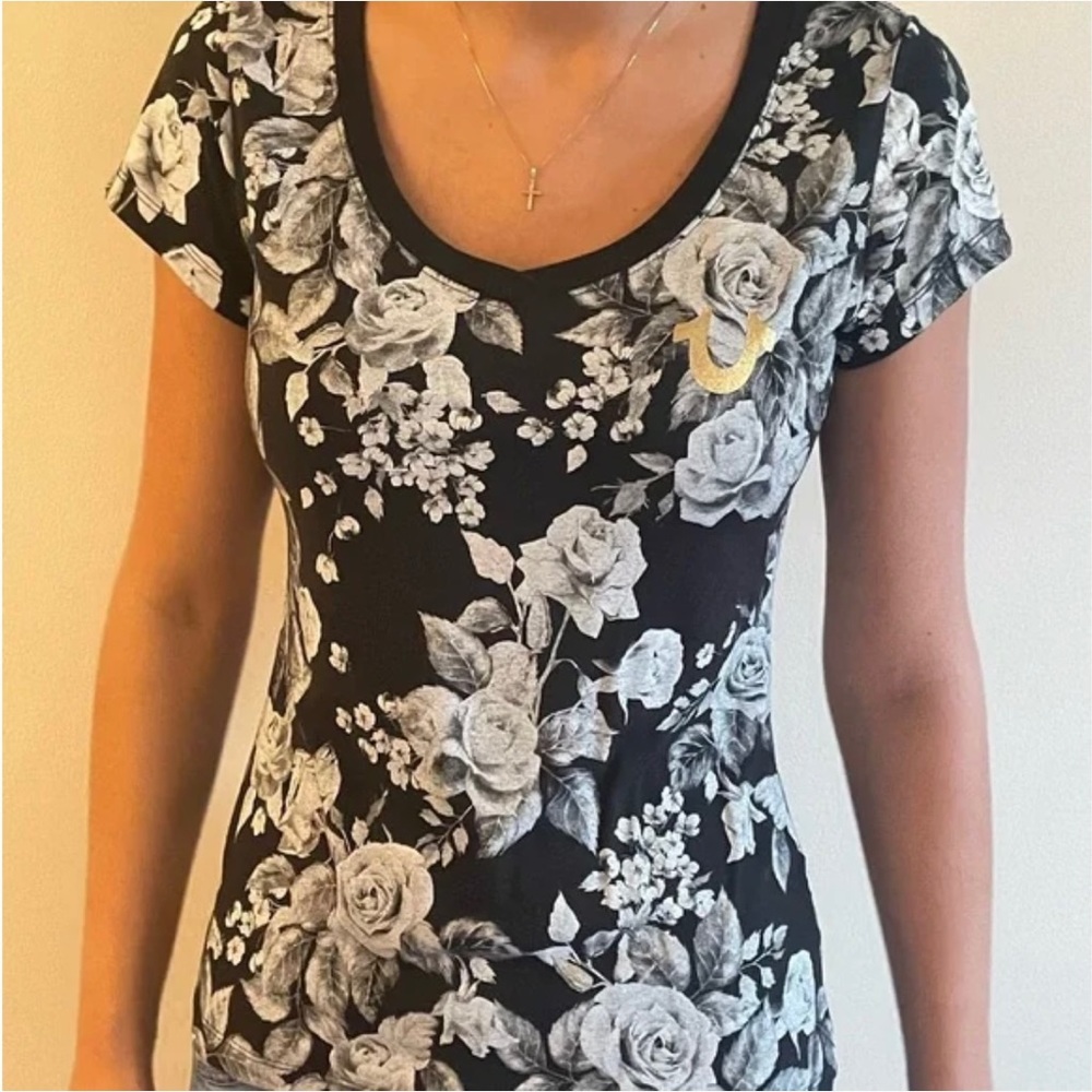 Sold- True Religion Floral Short Sleeve Graphic T-Shirt - Picture 4 of 8